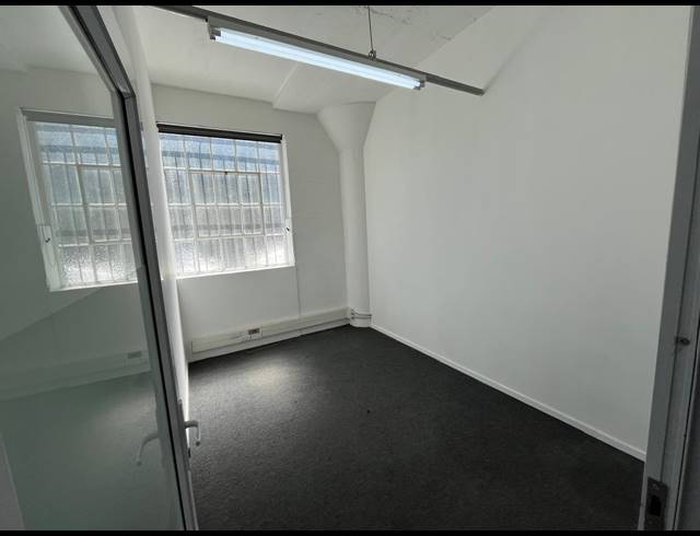 530M² WAREHOUSE TO LET IN PAARDEN EILAND